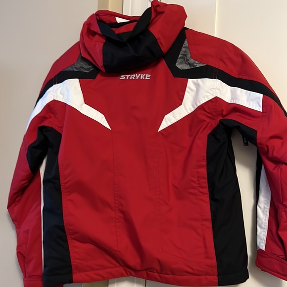 Stryke by Spyder hooded red w/ black trim ski jacket, Interior/exterior pockets - Picture 2 of 3